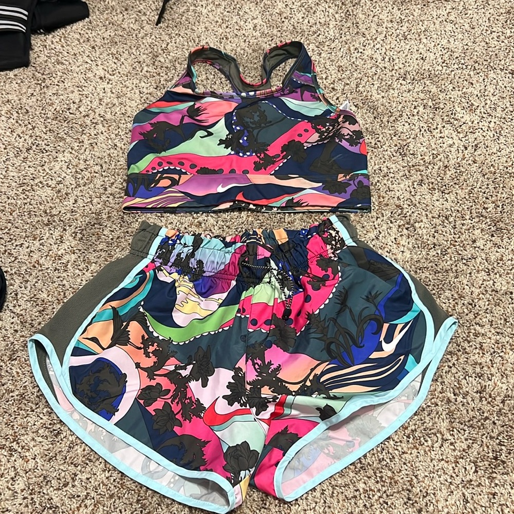 Nike bra and short set (short Medium) (bra Large)